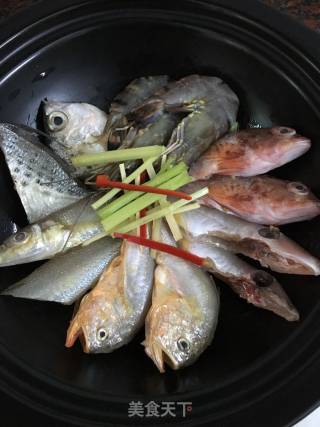 Miscellaneous Fish Tripod recipe