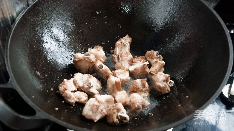 Braised Pork Ribs with Bean Sticks recipe