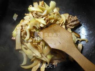 Stir-fried Leishan with Shredded Pork recipe