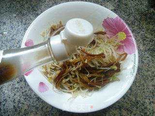 Golden Needle Mushroom Mixed with Mung Bean Sprouts recipe