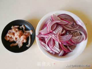 Stir-fried Shredded Pork with Onion recipe