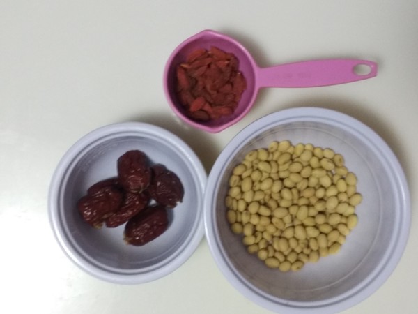 Jujube Soy Milk with Wolfberry recipe