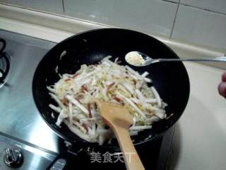 Spring Health Stir-fry "dried Crab Stir-fried Cabbage" recipe