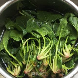 Peanuts Mixed with Spinach recipe