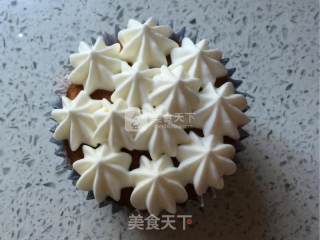 Butter Decorated Cupcakes recipe