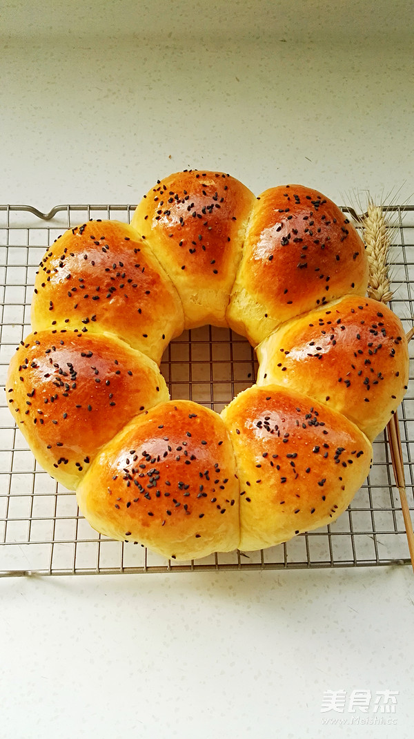 Pumpkin Flower Bread recipe