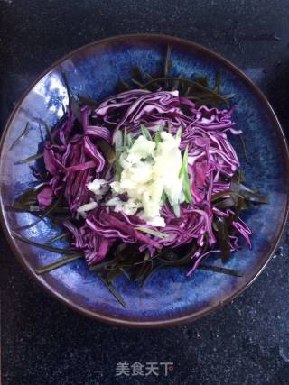 Kale Mixed with Kelp Shreds recipe