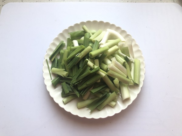 Stir-fried Pork with Garlic Sprouts recipe