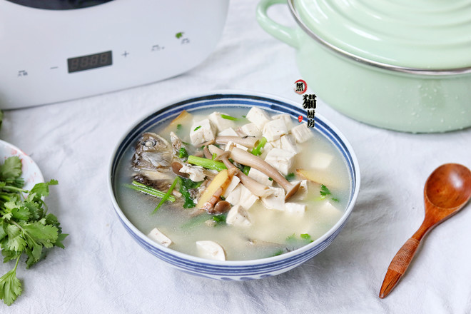 Crucian Carp, Tofu, Mushroom Soup recipe