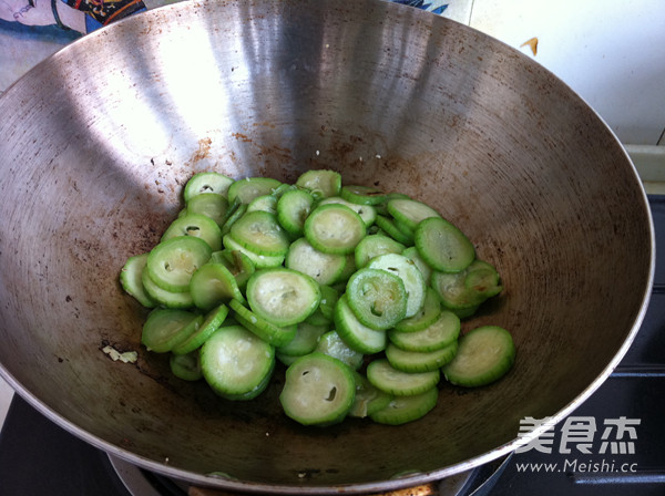 Loofah and Egg Soup recipe