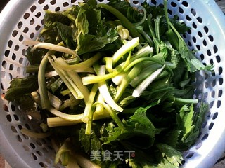 Garlic Celery Leaves recipe