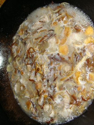 Enoki Mushroom Pork Ribs Soup recipe