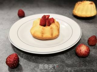 Creamy Strawberry Cake recipe