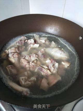 Stewed Chicken Soup with Red Dates and Pears recipe