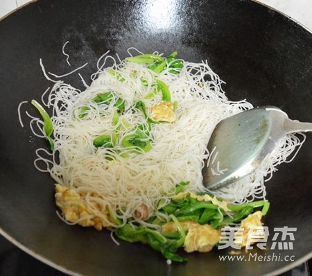 Cantonese Fried Rice Noodles recipe