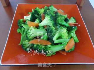 Stir-fried Broccoli with Garlic recipe