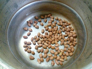 Fried Mustard with Peanuts recipe