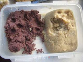 Mooncake with Red Bean, Lotus Paste and Egg Yolk recipe