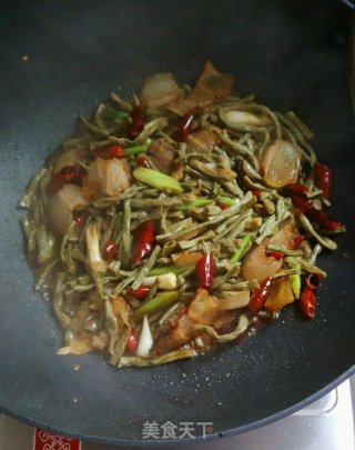 Stir-fried Bacon with Pickled Beans recipe