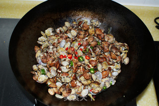 Spicy Fried Small Flower Clams recipe