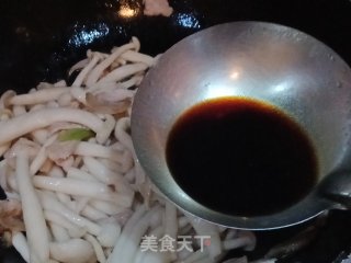 Stir-fried Pork with White Jade Mushroom recipe