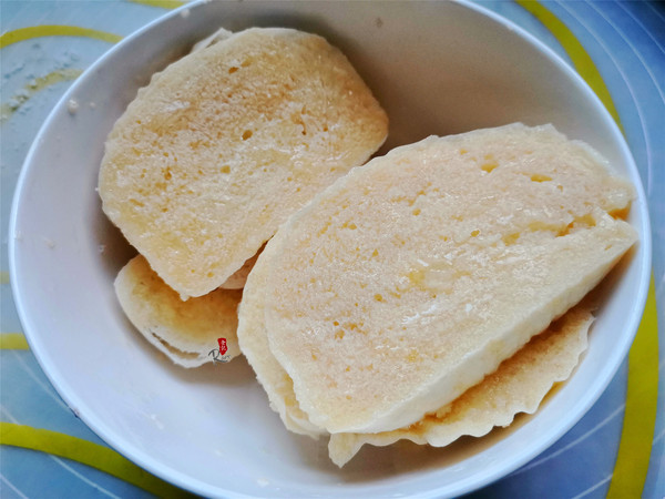 Pan-fried Steamed Bun Slices recipe