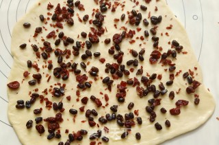 Condensed Milk, Honey Beans and Cranberry Meal Buns recipe