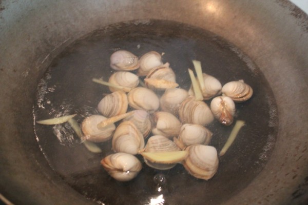 Clams Stewed Tofu Soup recipe