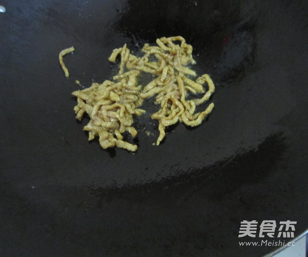 Fried Udon with Three Shredded Shrimp recipe