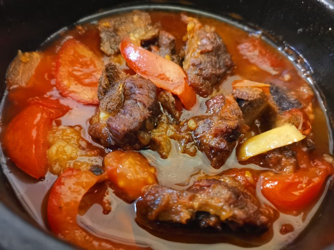 Stewed Beef Bone with Tomato and Potato recipe