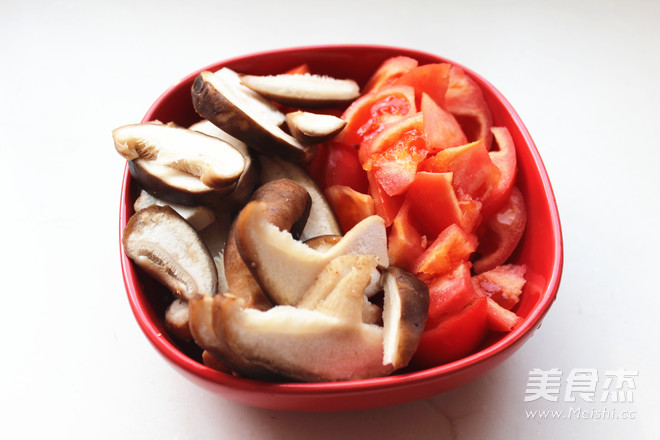 Tomato Sirloin Noodles recipe