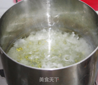 Rock Sugar Mung Bean Tremella Soup recipe