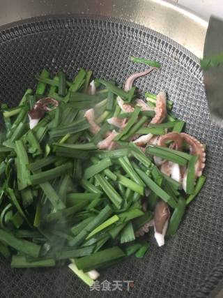 Stir-fried Octopus with Leek recipe