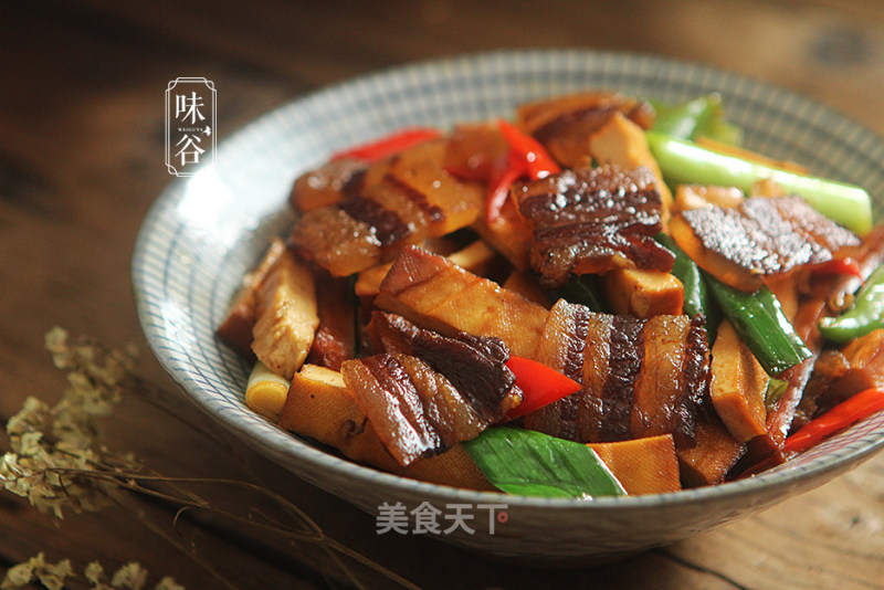 Stir-fried Bacon with Dried Tofu recipe