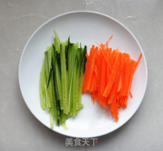 Enoki Mushroom Mixed with Shredded Chicken recipe