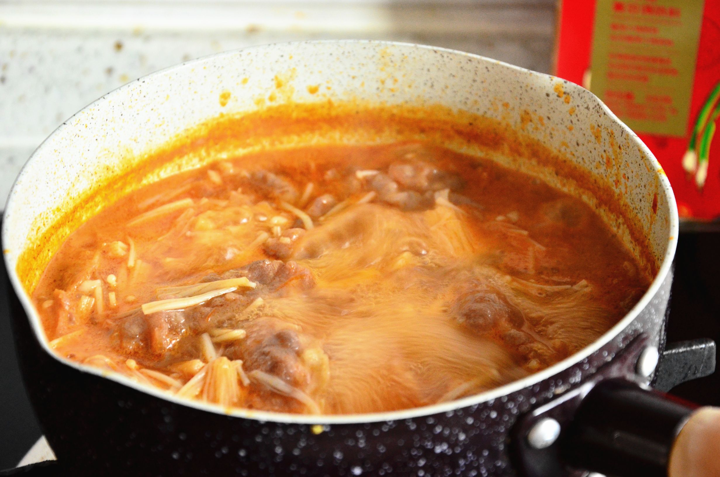 It’s Cold, Let’s Have A Bowl of Hot Beef with Tomato and Golden Needles recipe