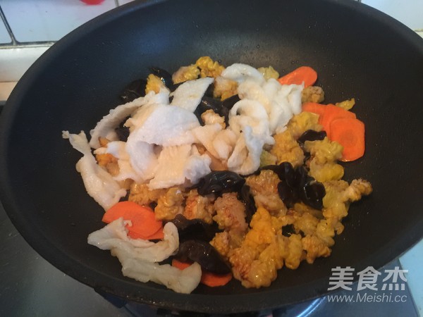 Braised Fish Maw with Golden Ears recipe