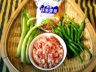 Stir-fried Beans with Green Pepper and Minced Pork recipe