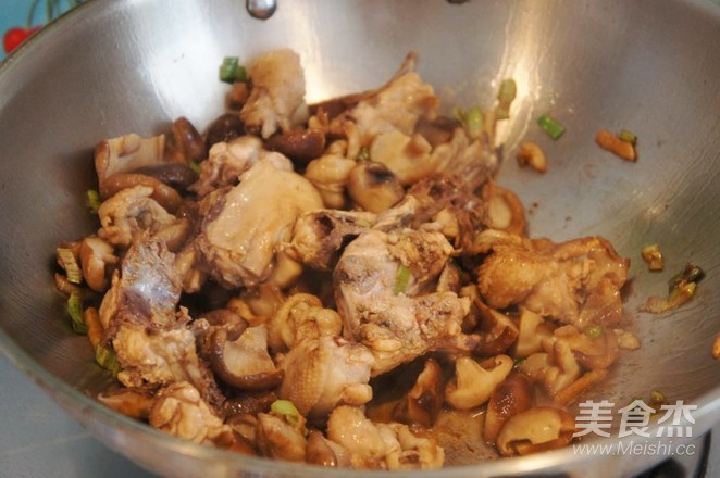 Stewed Chicken with Mushrooms recipe