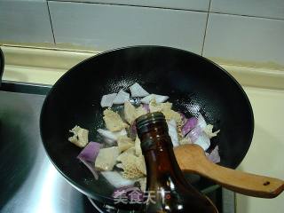 Stir-fried Beef Tripe with Black Pepper and Onion recipe