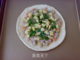 Thin Bottom Pizza with Shajiang Meat Sauce recipe