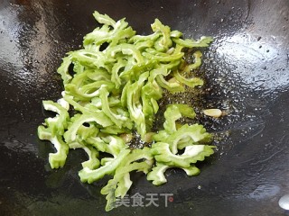 Stir-fried Lean Pork with Bitter Gourd recipe