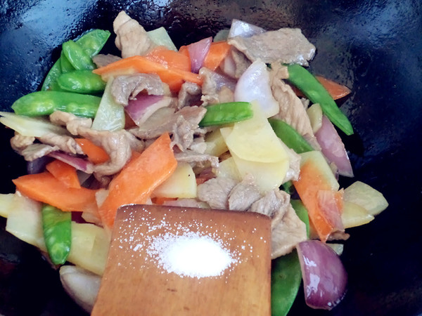 Stir-fried Tenderloin with Seasonal Vegetables recipe