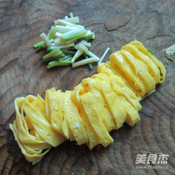 Sesame Oil Egg Noodles recipe