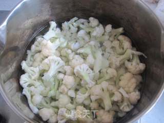 Favorite Touch of Red-tomato Cauliflower recipe