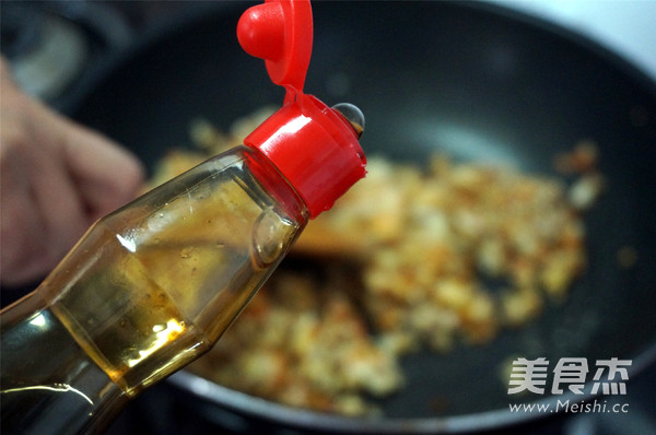 Stir-fried Minced Pork with Carrots and Horseshoe recipe
