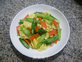 Scrambled Eggs with Asparagus recipe