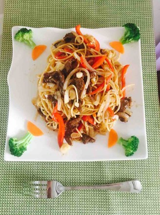 Stir-fried Pasta with Beef Tenderloin with Black Pepper recipe