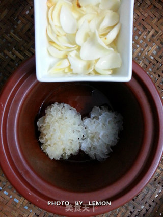 Beautiful Stunner-white Fungus and Red Jujube Soup recipe