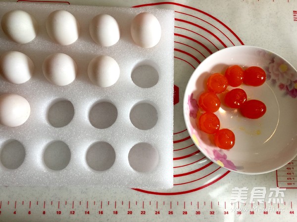 Lotus Paste and Egg Yolk Crisp recipe